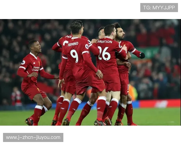 哥伦比亚球员高位逼抢，罗马左路反击得手